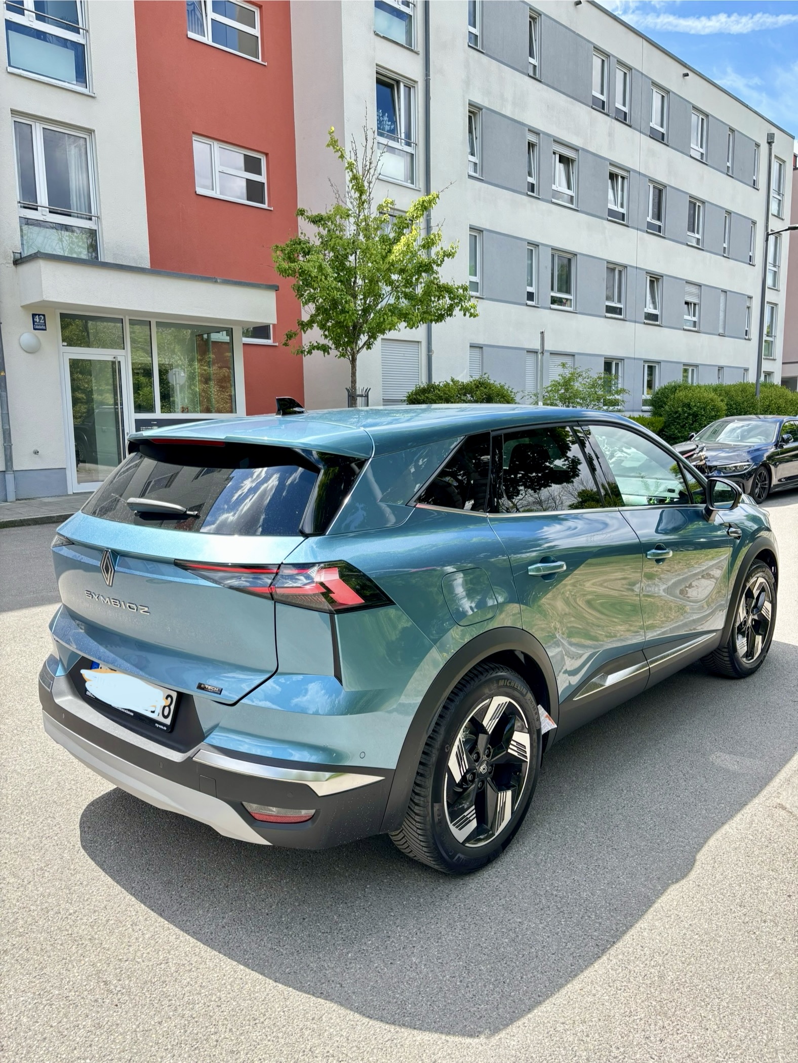 Renault Symbioz iconic in Mercure blau