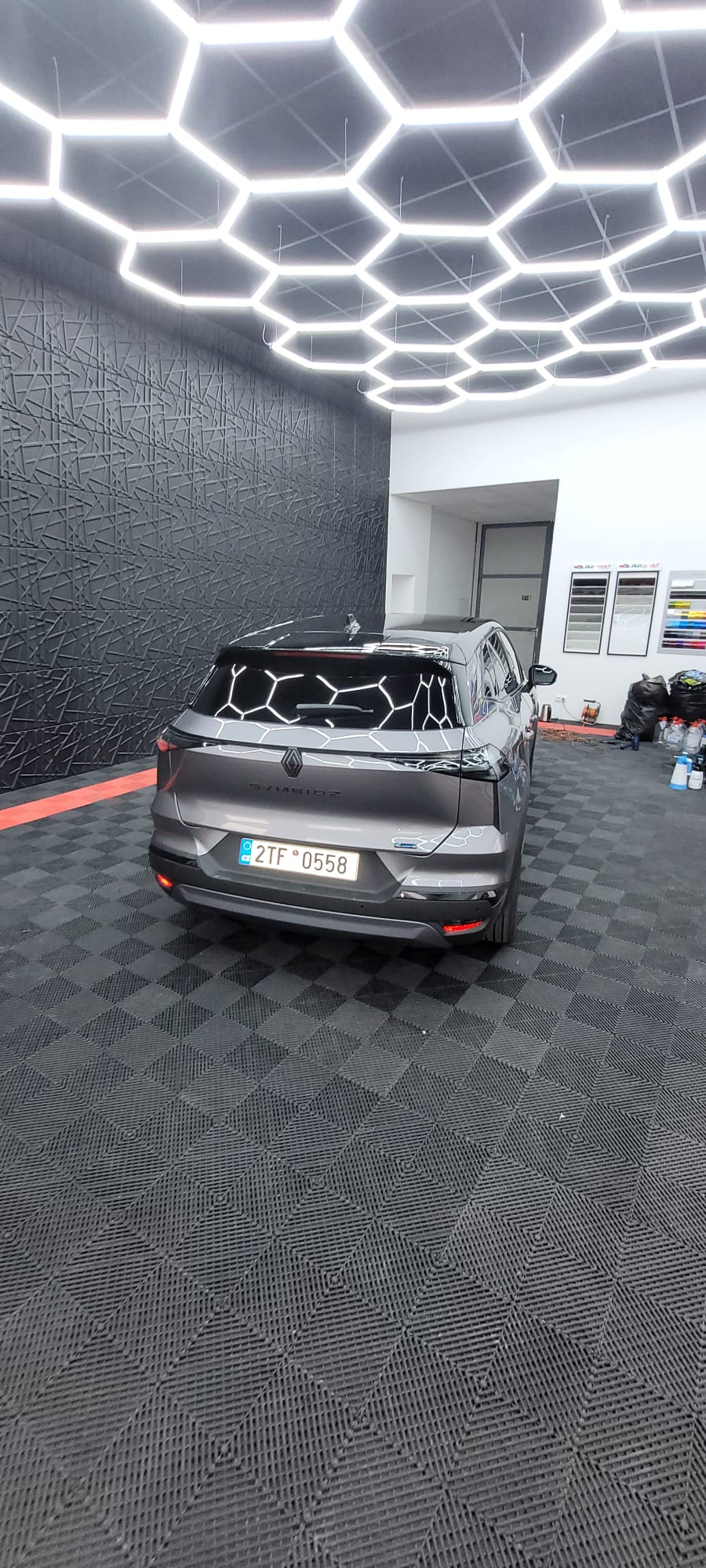 Esprit Alpine schwarzes dach